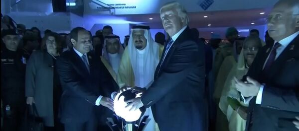 ترامب وسلمان والسيسي يفتتحون مركز اعتدال - سبوتنيك عربي