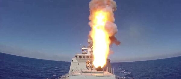 الفرقاطة الروسية أميرال إيسين تضرب بصواريخ كاليبر بالقرب من تدمر - سبوتنيك عربي