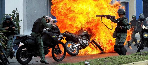 استمرار الاحتجاجات في مدينة كاراكاس، فنزويلا 29 مايو/ أيار 2017 - سبوتنيك عربي