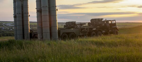 منظمة الدفاع الجوي اس-300 (فافوريت) خلال المناورات في غرب روسيا - سبوتنيك عربي