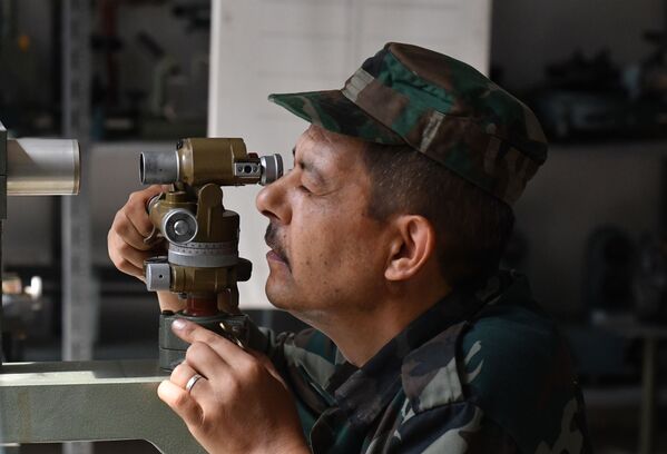 مصنع لإنتاج وإصلاح البنادق والمدافع في محافظة حماة، سوريا - سبوتنيك عربي