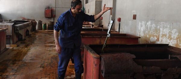 مصنع لإنتاج وإصلاح البنادق والمدافع في محافظة حماة، سوريا - سبوتنيك عربي