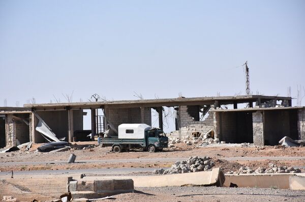 سبوتنيك توثق سيطرة الجيش السوري والقوات الرديفة على عمق 40 كم من ريف الرقة الجنوبي الغربي ريف الرقة، سوريا - سبوتنيك عربي