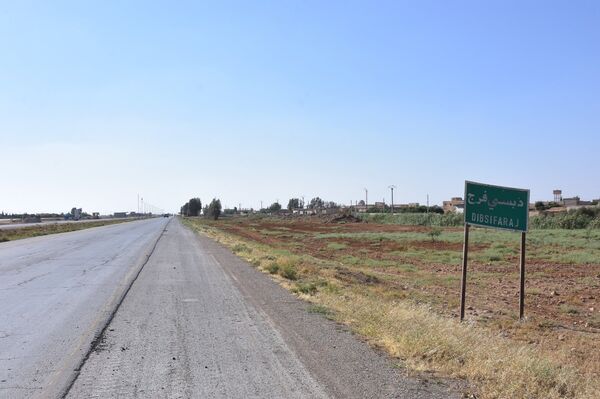 سبوتنيك توثق سيطرة الجيش السوري والقوات الرديفة على عمق 40 كم من ريف الرقة الجنوبي الغربي ريف الرقة، سوريا - سبوتنيك عربي