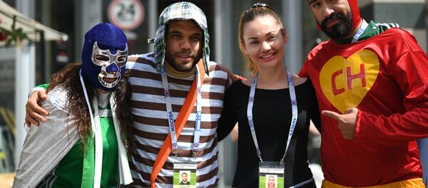 مشجعون مكسيكيون في مدينة قازان الروسية - سبوتنيك عربي