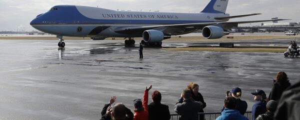 طائرة الرئيس الأمريكية دونادل ترامب، بوينغ 747 طائرة الرئيس الأمريكية دونادل ترامب، بوينغ 747 - سبوتنيك عربي