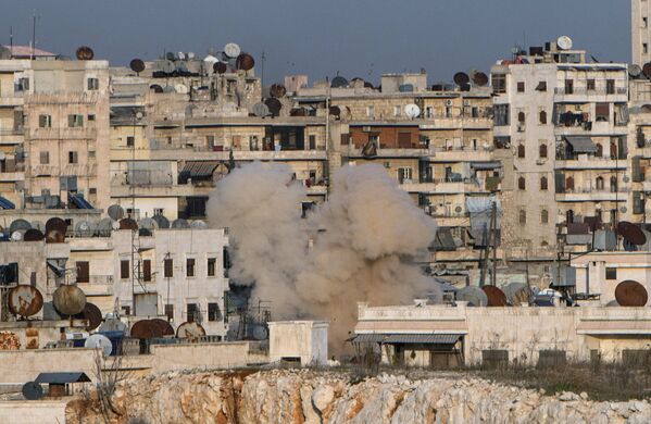 قصف لحي سكني في مدينة حلب السورية - سبوتنيك عربي