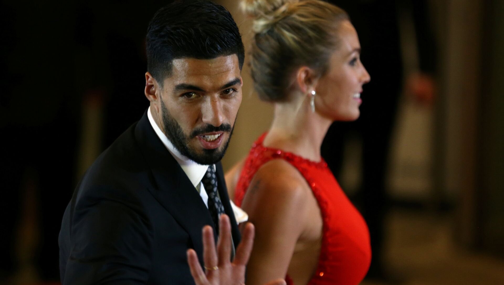 سواريز و زوجته في حفل زفاف ليونيل ميسي سواريز و زوجته في حفل زفاف ليونيل ميسي - سبوتنيك عربي, 1920, 02.05.2021