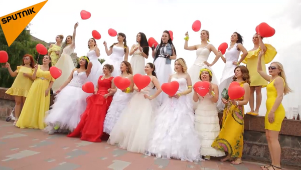 ماراثون العرائس في روسيا ينتهي بسرقة العريس! - سبوتنيك عربي
