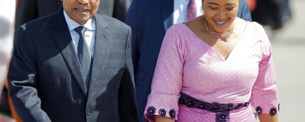 قمة مجموعة العشرين - رئيس جمهورية جنوب أفريقيا جاكوب زوما وزوجته في هامبورغ، ألمانيا 6 يوليو/ تموز 2017 قمة مجموعة العشرين - رئيس جمهورية جنوب أفريقيا جاكوب زوما وزوجته في هامبورغ، ألمانيا 6 يوليو/ تموز 2017 - سبوتنيك عربي