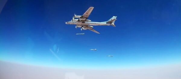 قاذفة صواريخ تو-95إم إس الروسية خلال تنفيذ الضربات الجوية على مواقع تنظيم داعش في سوريا - سبوتنيك عربي