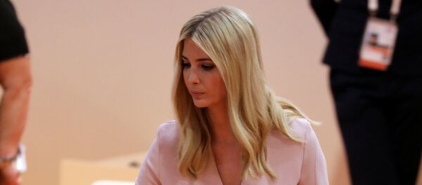 إيفانكا ترامب تأخذ مقعد والدها بعد مغادرته القاعة - سبوتنيك عربي