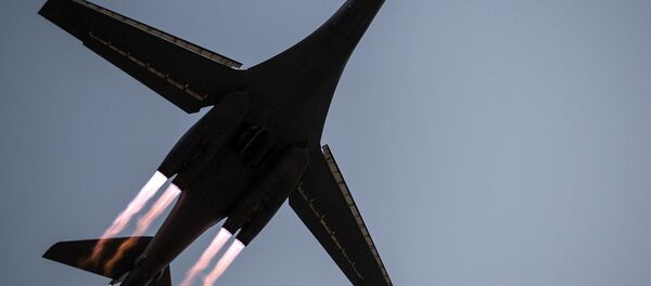 طائرة تنطلق من قاعدة العيديد الأمريكية في قطر - سبوتنيك عربي