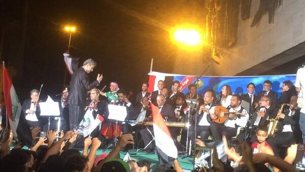 بغداد تغني وترقص احتفالا بالنصر على داعش بغداد تغني وترقص احتفالا بالنصر على داعش - سبوتنيك عربي