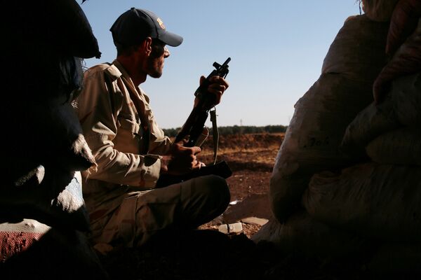 أحد أفراد ما يسمى بالجيس السوري الحر - سبوتنيك عربي