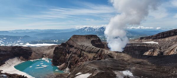 ثورة بركان في شبه جزيرة كامتشاتكا الروسية 2012 - سبوتنيك عربي