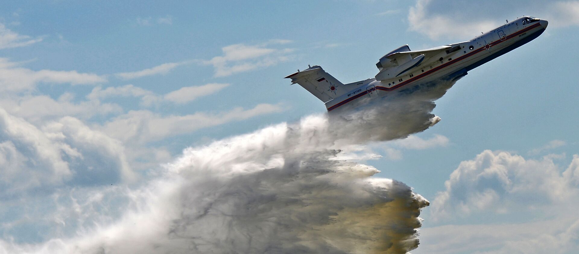  الطائرة الحربية التدريبية بي ي -200 تشي اس(ألتاير) خلال عرض جوي في معرض الطيران الدولي ماكس-2017 - سبوتنيك عربي, 1920, 14.08.2021