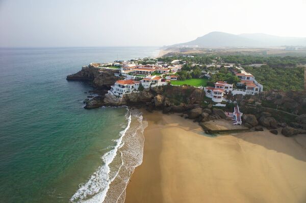 أحد شواطئ كاب سبارتيل مدينة طنجة المغرب - سبوتنيك عربي