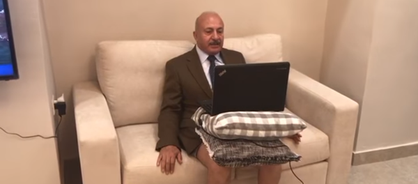 محلل الجزيرة بملابسه الداخلية - سبوتنيك عربي