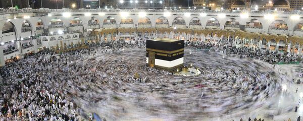 الحجاج حول الكعبة في المسجد الحرام بمكة المكرمة الحجاج حول الكعبة في المسجد الحرام بمكة المكرمة - سبوتنيك عربي