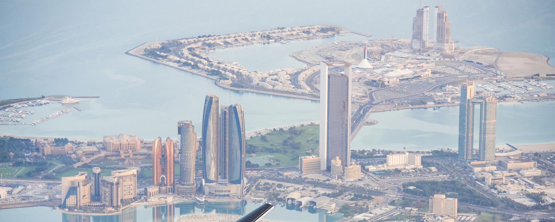 تجربة طائرة تعمل على الطاقة الشمسية فوق أبو ظبي - سبوتنيك عربي, 1920, 11.02.2019