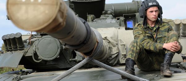 إحدى دبابات الجيش الروسي المشاركة في تمرين الغرب - سبوتنيك عربي