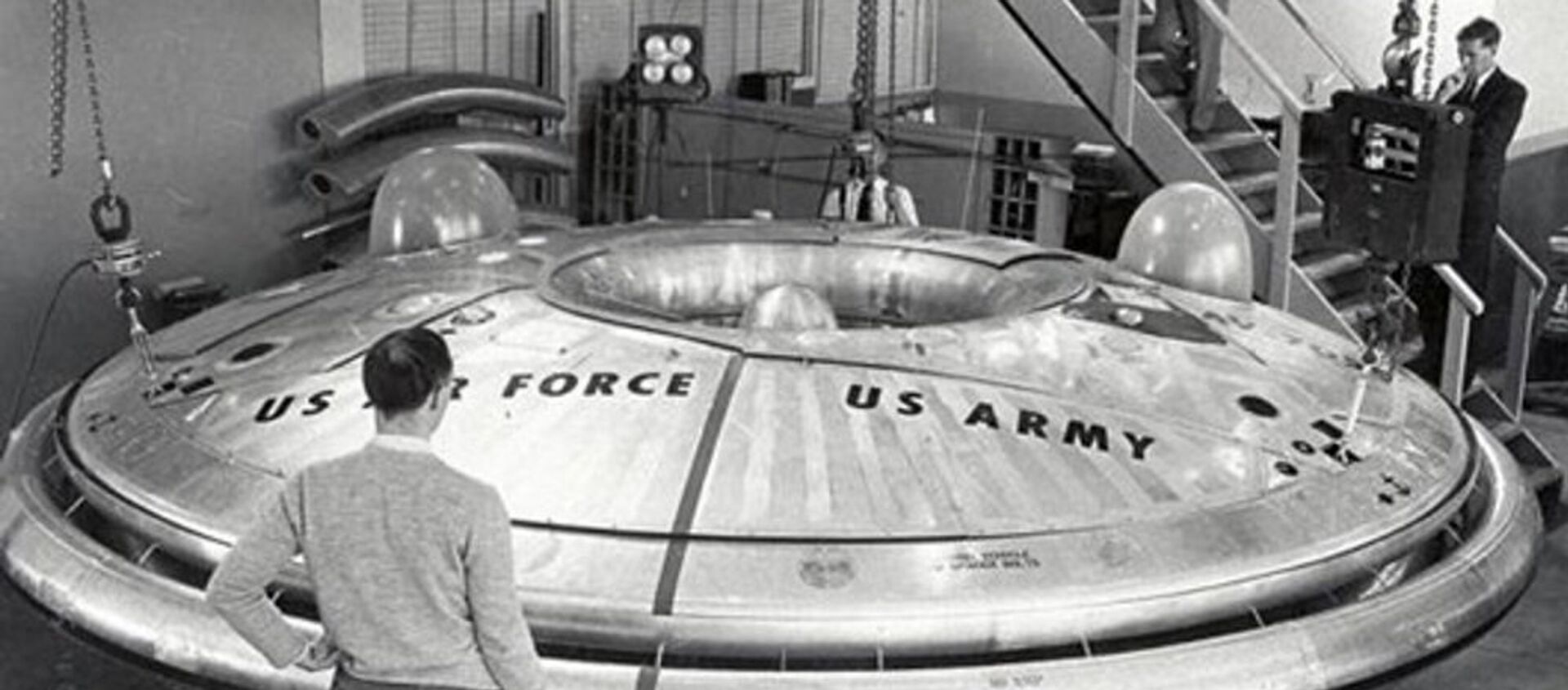 صحن طائر - سبوتنيك عربي, 1920, 02.08.2017