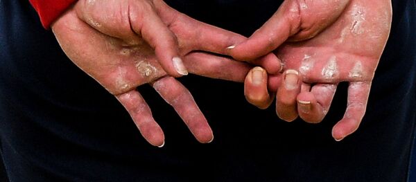 جائزة أندريه ستينين للتصوير الصحفي المحترف - صورة بعنوان على أطراف الأصابع للمصور أليكسي فيليبوف، روسيا (المرتبة الأولى في فئة رياضة) جائزة أندريه ستينين للتصوير الصحفي المحترف - صورة بعنوان على أطراف الأصابع للمصور أليكسي فيليبوف، روسيا (المرتبة الأولى في فئة رياضة) - سبوتنيك عربي