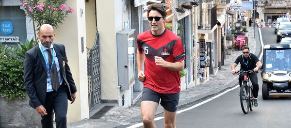 رئيس الوزراء الكندي جاستين ترودو يمارس رياضة الجري - سبوتنيك عربي