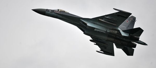 القاذفة سو-35 خلال العرض الدولي للطيران في  أفيادارتس-2015 في فورونيج - سبوتنيك عربي