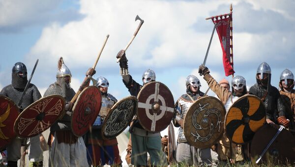 Vikings at The Warrior's Field, an annual festival of history clubs, held in Drakino Park in the Serpukhovsky district. (File) - سبوتنيك عربي