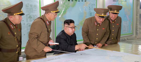 قائد كوريا الشمالية كيم جونغ أون يقوم بتفتيش قيادة القوة الاستراتيجية للجيش الشعبي الكوري في مكان مجهول في كوريا الشمالية - سبوتنيك عربي