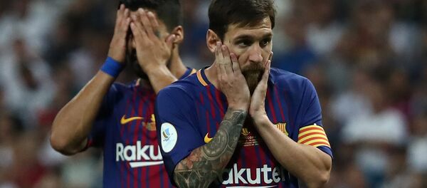 ميسي وسواريز بعد الهزيمة وضياع السوبر - سبوتنيك عربي