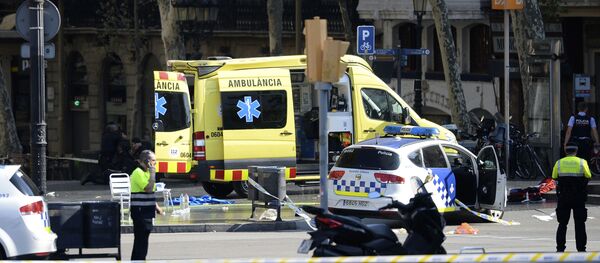 الشرطة والإسعاف مكان الهجوم الإرهابي في إسبانيا - سبوتنيك عربي