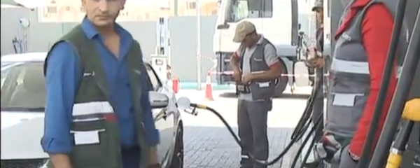 فتيات يعملن في محطة وقود السيارات في الأردن - سبوتنيك عربي