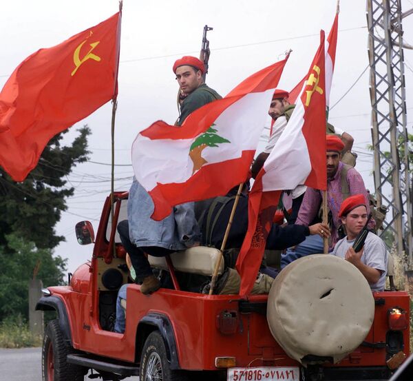 التيار العوني يحرجحزب الله... العمالة وجهة نظر في لبنان  - سبوتنيك عربي