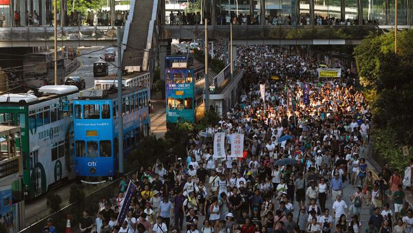 عشرات الآلاف يتظاهرون في هونج كونج - سبوتنيك عربي