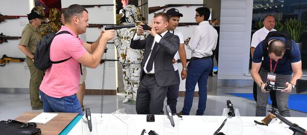 عرض كلاشينكوف في معرض منتدى الجيش -2017 - سبوتنيك عربي