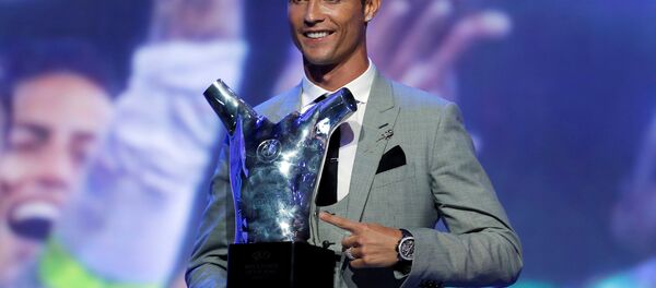 رونالدو يتسلم جائزة أفضل لاعب في أوروبا 2017 - سبوتنيك عربي