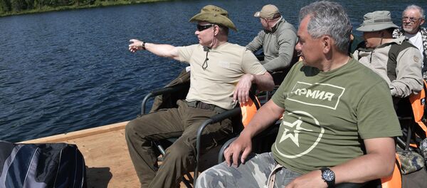 الرئيس فلاديمير بوتين ووزير الدفاع سيرغي شويغو الرئيس فلاديمير بوتين ووزير الدفاع سيرغي شويغو - سبوتنيك عربي