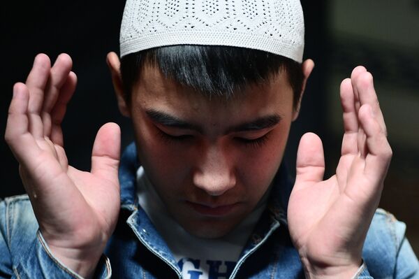 المصلون خلال صلاة عيد الأضحى في جامع موسكو الكبير في موسكو، روسيا المصلون خلال صلاة عيد الأضحى في جامع موسكو الكبير في موسكو، روسيا - سبوتنيك عربي