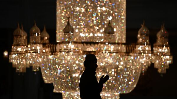 صلاة العيد في جامع موسكو الكبير في موسكو، روسيا - سبوتنيك عربي