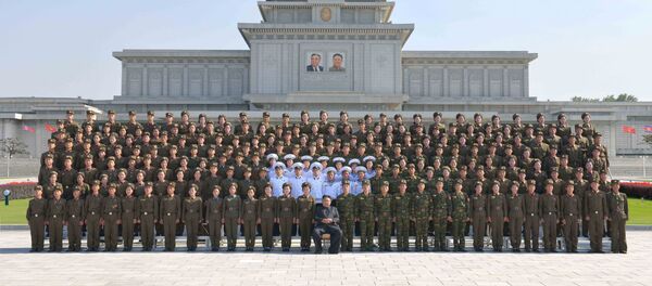 زعيم كوريا الشمالية مع القادة العسكريين - سبوتنيك عربي