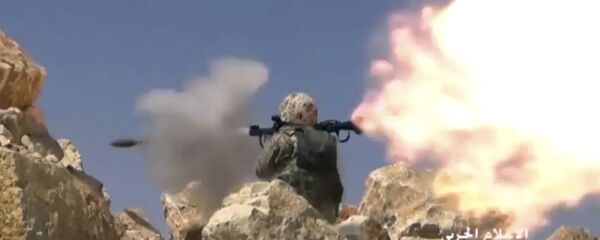 قوات المقاومة حزب الله تطلق صواريخ باتجاه إرهابيين على الحدود اللبنانية السورية،22 يوليو/ تموز 2017 قوات المقاومة حزب الله تطلق صواريخ باتجاه إرهابيين على الحدود اللبنانية السورية،22 يوليو/ تموز 2017 - سبوتنيك عربي