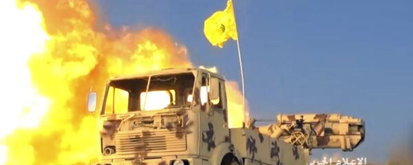 قوات المقاومة حزب الله تطلق صواريخ باتجاه إرهابيين على الحدود اللبنانية السورية،21 يوليو/ تموز 2017 - سبوتنيك عربي