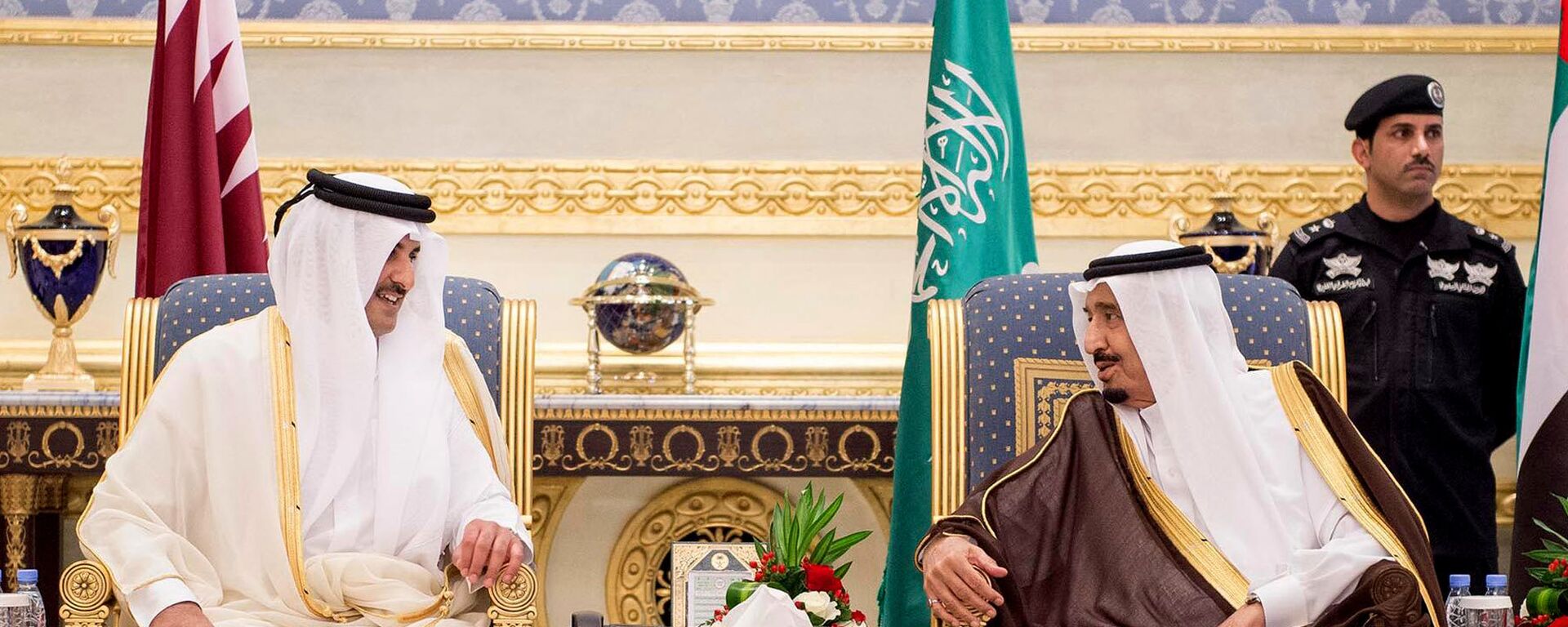 العاهل السعودي الملك سلمان مع أمير قطر الشيخ تميم آل ثاني - سبوتنيك عربي, 1920, 05.01.2021