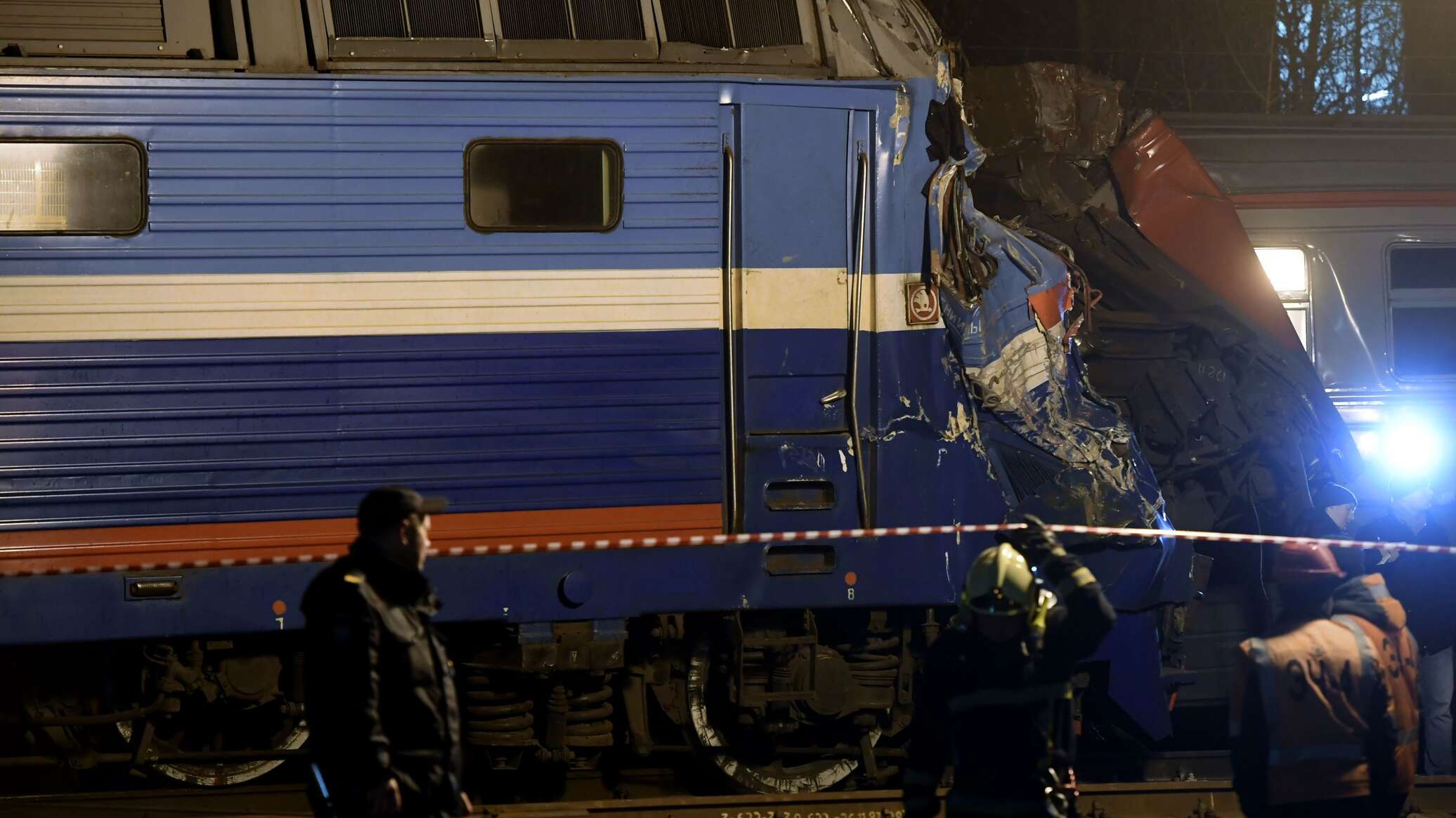 انهيار رافعة على قطار في تايلاند يقتل 22 شخصا على الأقل