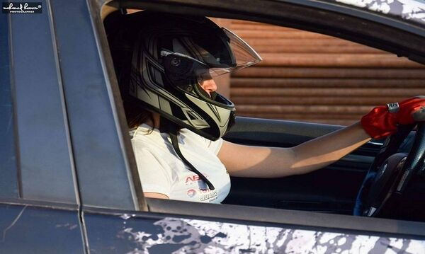 ياسمين سامي أثناء قيادة السيارة ياسمين سامي أثناء قيادة السيارة - سبوتنيك عربي