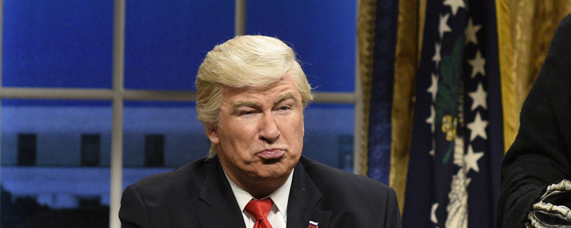 الممثل أليك بالدوين يقلد الرئيس الأمريكي ترامب - سبوتنيك عربي, 1920, 06.11.2021