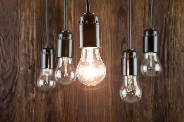 ليس المصباح الكهربي فقط... اختراعات توماس إديسون غيرت وجه العالم ليس المصباح الكهربي فقط... اختراعات توماس إديسون غيرت وجه العالم - سبوتنيك عربي